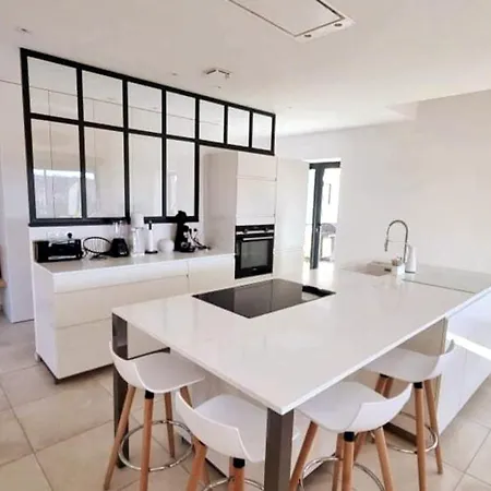 Charming Cocoon - Swimming Pool & Large Spaces 7000 M Villa