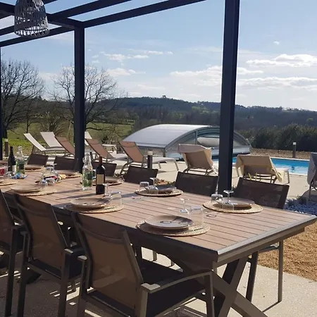 Magnificent Air-conditioned House In An Idyllic Setting With Pool & Garden