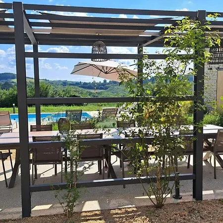 Magnificent Air-conditioned House In An Idyllic Setting With Pool & Garden *